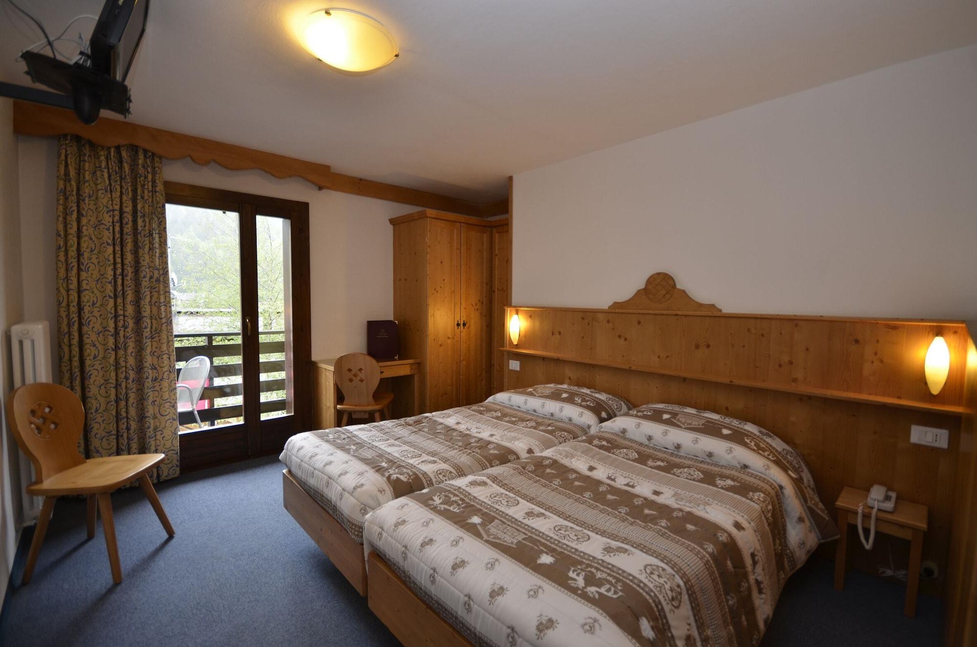 Hotel Cime D'Oro Madonna di Campiglio Bagian luar foto