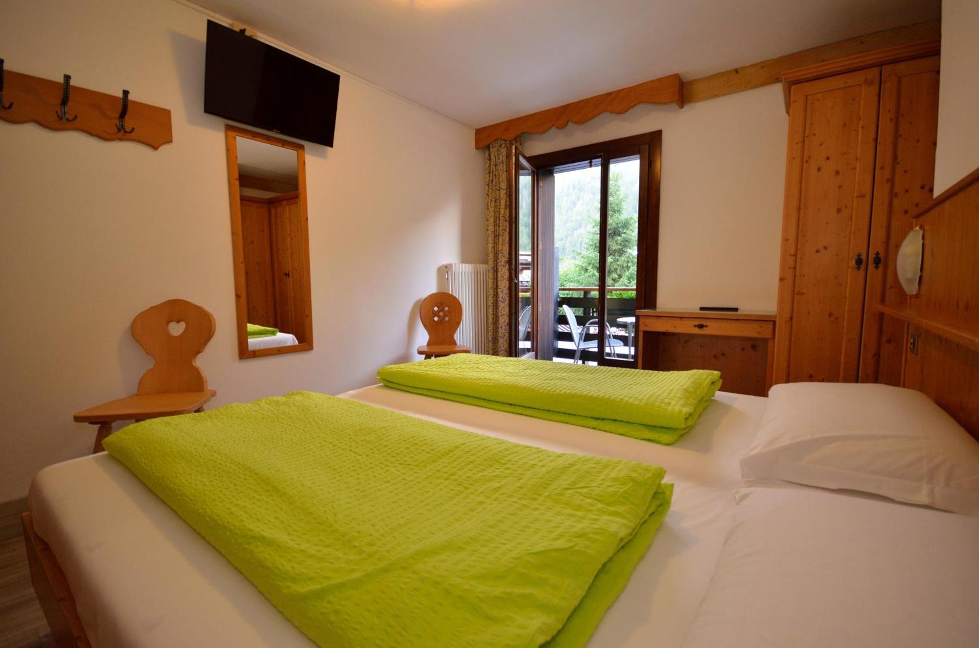 Hotel Cime D'Oro Madonna di Campiglio Bagian luar foto