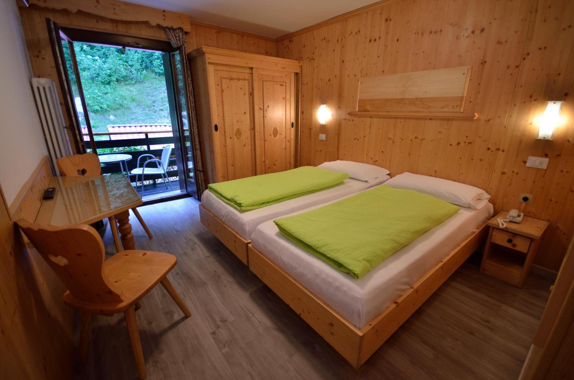 Hotel Cime D'Oro Madonna di Campiglio Bagian luar foto